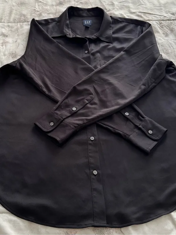 GAP Black Button up relaxed fit long sleeve Shirt size L front pocket minimalist - Image 15