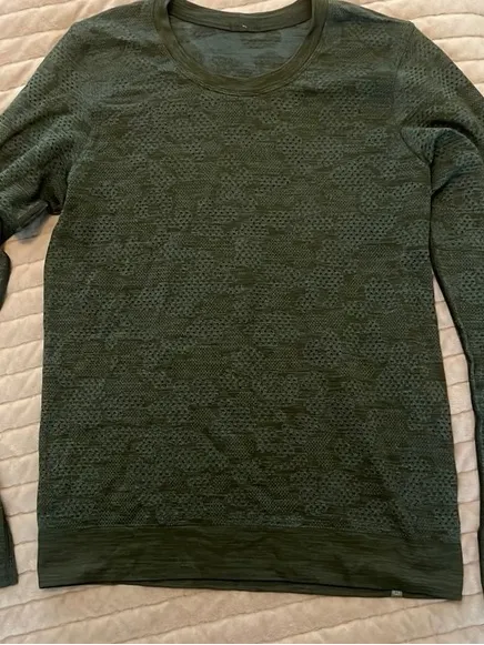 Lululemon Women Green Camo Perforated Mesh Breeze Long Sleeve Shirt Top 12 - Image 5