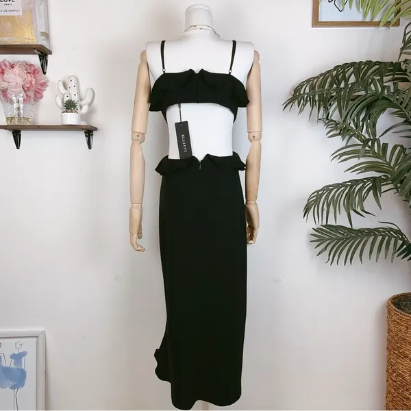 Elliatt Recognition Open Back Cocktail Midi Dress in Black Small - Image 5