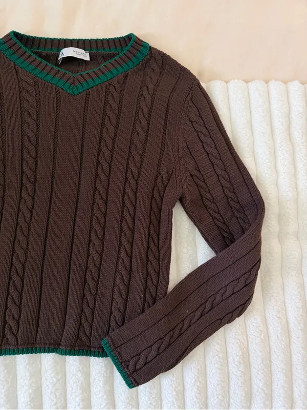 Zara Brown Cable-Knit V-Neck Sweater with Green Trim - Image 5