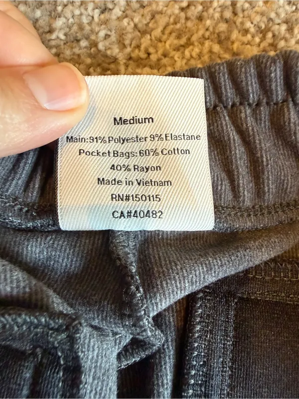 Varley Brushed Rib Slim Cuff Pant 25" Inseam – Size Medium – Excellent Condition - Image 3