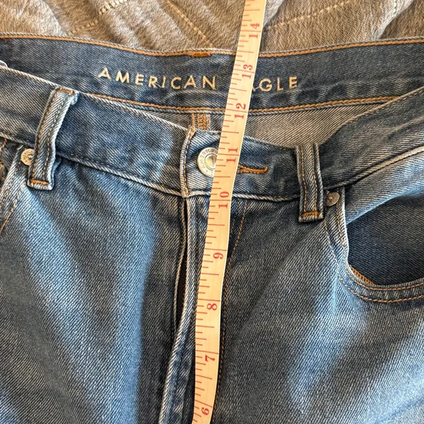 American Eagle Outfitters Light Blue Raw Hem Mom Jeans Women’s Size 8 - Image 8
