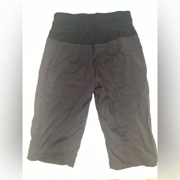 Lululemon Dance Studio Pants | Size 2‎ |Cropped with a 14" inseam - Image 3