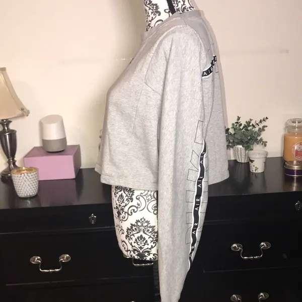 Nike Air Gray Long Sleeve Cropped Sweatshirt Size Medium - Image 6