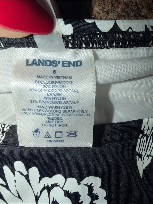 Lands' End Black and White Floral Sleeveless bathing suit Tank - Image 2