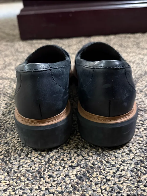 Clark’s Collection Westlynn Bella Black Leather Chunky Lug Loafers - Image 4