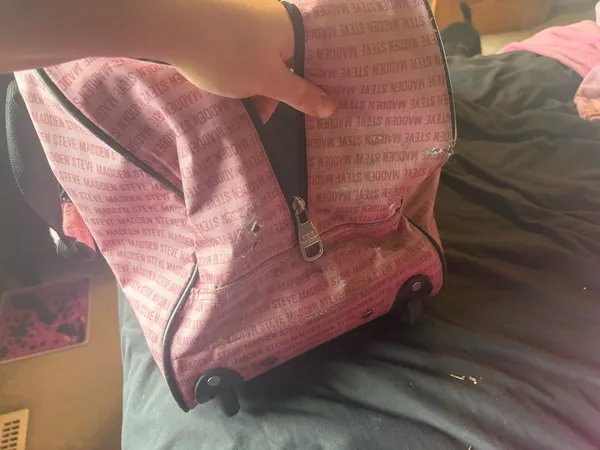 Steve Madden Pink Logo Interior Pouch with Black Trim Travel Bag - Image 6