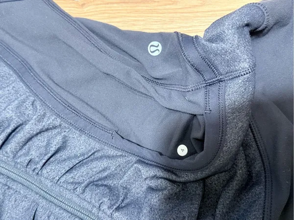Lululemon Women's Size 4 Gray Ruched Full Zip Hoodie Jacket Heathered Panels - Image 3