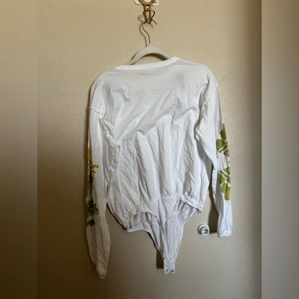 Free People Long‎ Sleeve Crewneck Bodysuit Printed Floral Sleeves Sz Small White - Image 7
