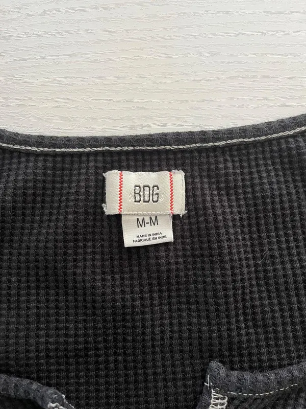 Urban Outfitters Cropped Long Sleeve Top - Image 3