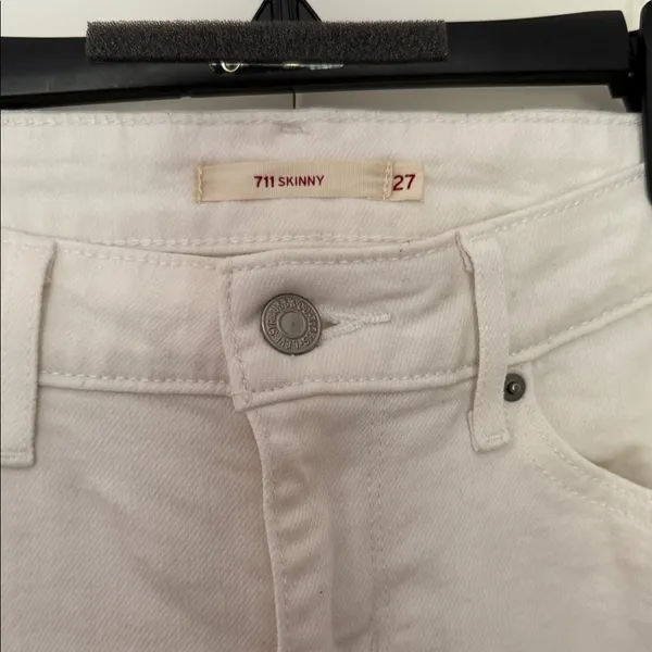 NWOT Levi’s 711 Skinny White Jeans - Image 3
