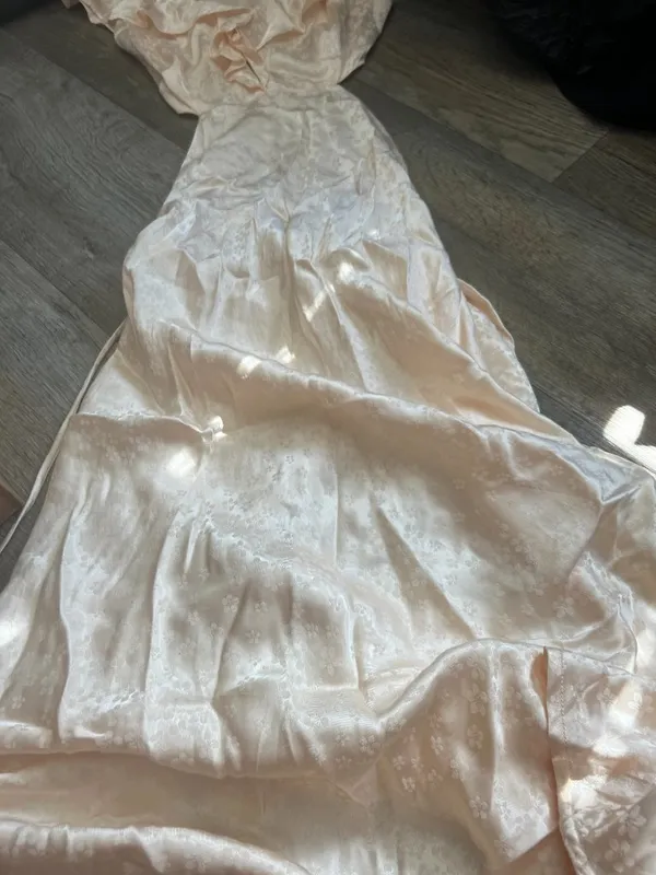 ASTR the Label Nyla Ivory Ditsy Floral Cutout Back Maxi Dress Women’s Sz M - Image 6