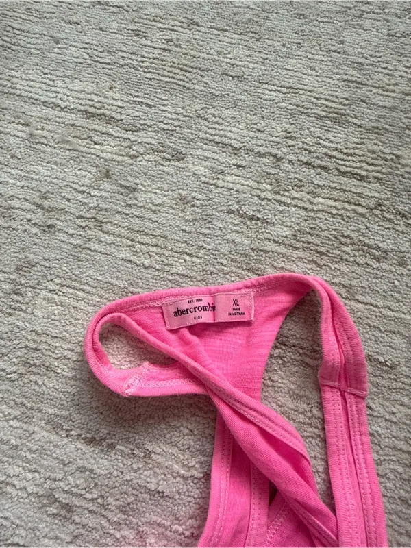 Abercrombie & Fitch Pink Scoop Neck Tank (Size Small) - Image 4