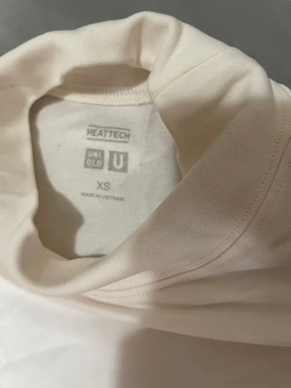 Uniqlo Turtle Neck - Image 2
