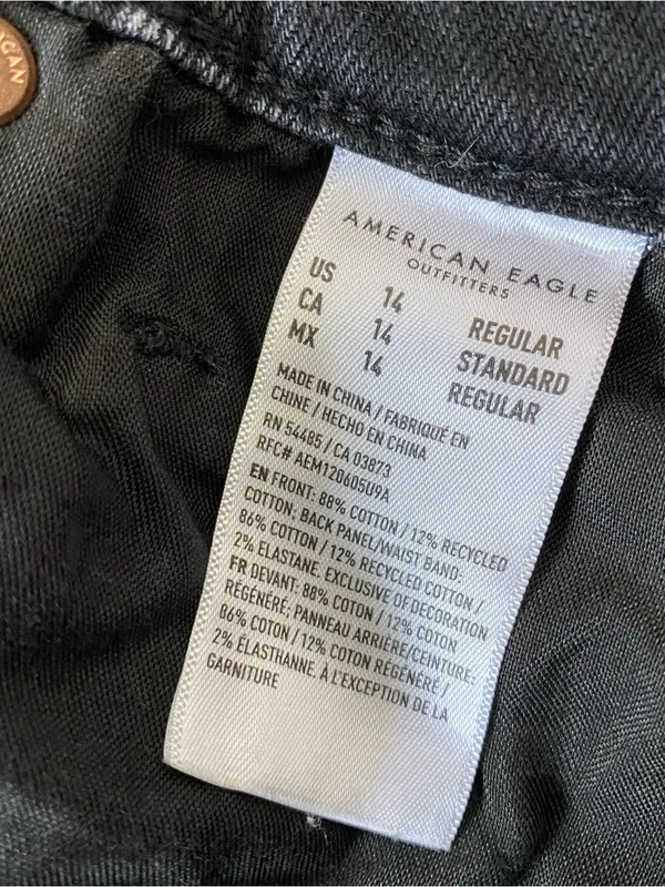 AMERICAN EAGLE Distressed Mom Jeans - Image 5