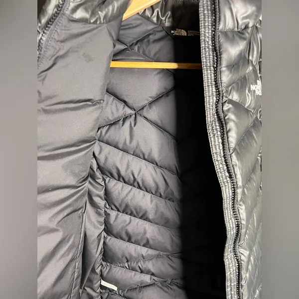 The North Face Women’s Green/Black Puffer Down Filled Vest 550. Size XS - Image 6