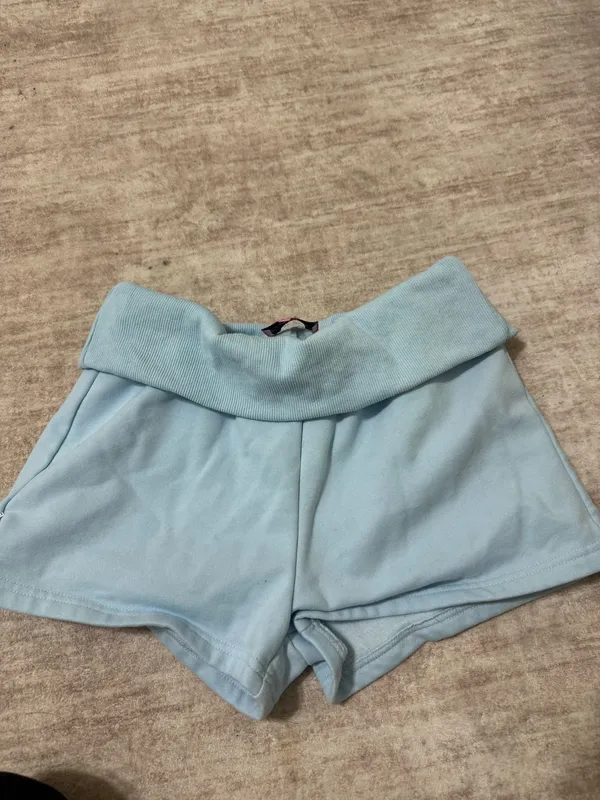 Edikted fold over sweatshorts size small - Image 2