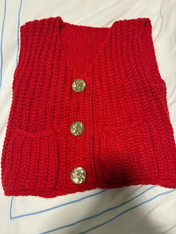 never worn amazon red knit sweater vest  - Image 2