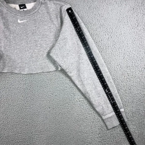 Nike Sweatshirt Women M Grey Cropped Raw Hem‎ Center Swoosh Pullover Fleece - Image 4