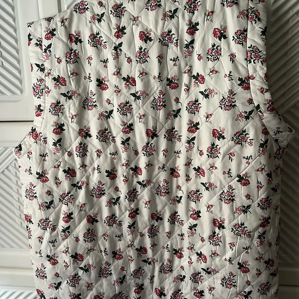 Floral Sleeveless Vest - White and Pink - Image 7