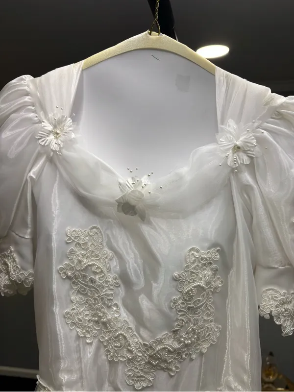 Ivory Lace Tulle Bridal Gown with Puff Sleeves - Image 7