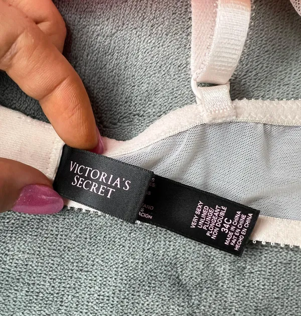 Vintage Victorias Secret Bra - Image 2