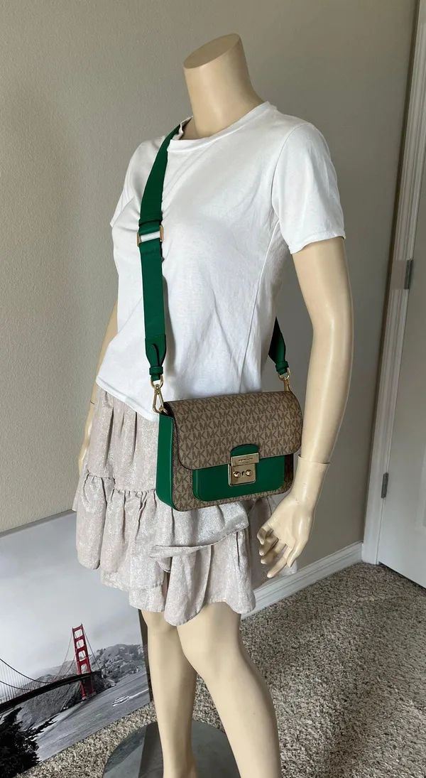 Michael Kors Purse - Image 8
