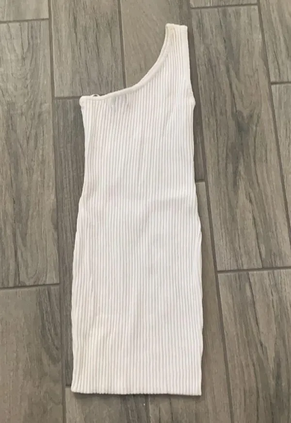 White fox one shoulder ribbed dress - Image 4