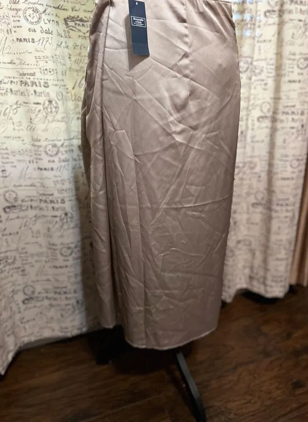 Abercrombie 74- NWT Knotted Elevated Satin Midi Skirt sz XL GOLDEN TONE - Image 14