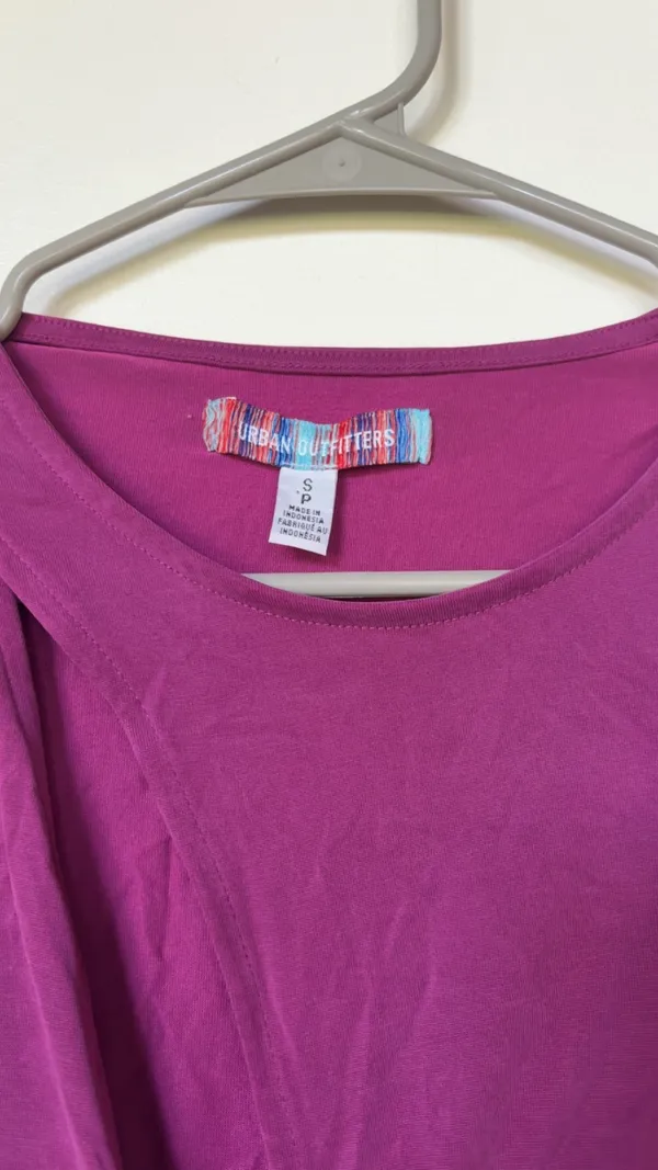 Urban Outfitters Purple Cut-Out Long Cropped Sleeve Top M - Image 2