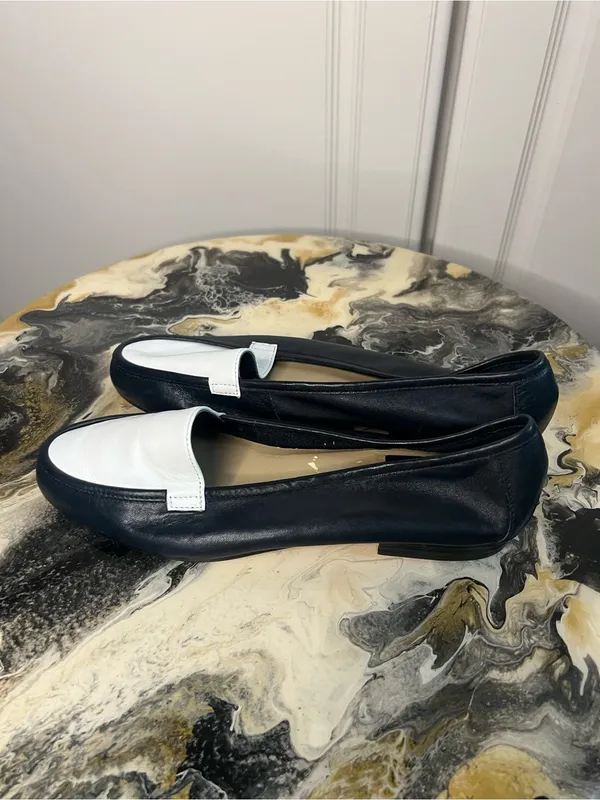 Vintage Nine West Navy White Leather Colorblock Flats - Image 6
