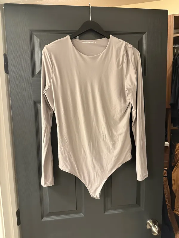 Abercrombie Grey Bodysuit L - Image 2