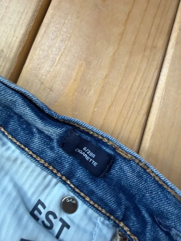 Gap Jeans - Image 3