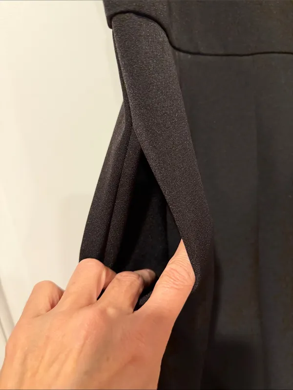 Express‎ Black V-Neck Sleeveless Wide-Leg Jumpsuit size 2 - Image 4