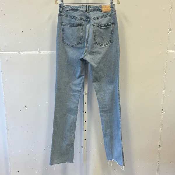 Zara High Rise Straight Leg Jeans Light Wash Split Raw‎ Hem Button Fly Size 6 - Image 2