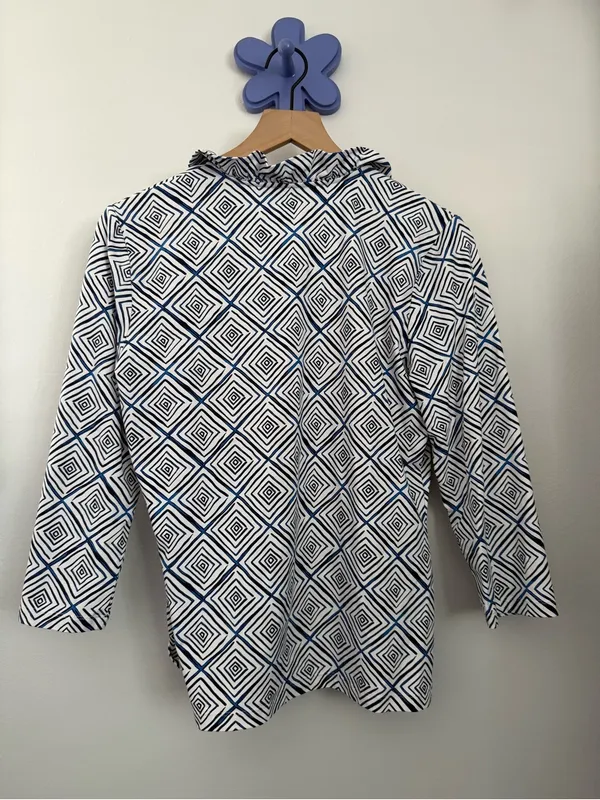 Aritzia J.Mclaughlin Medium Geometric 3/4 Sleeve Blouse Catalina Cloth Blue White Office - Image 3