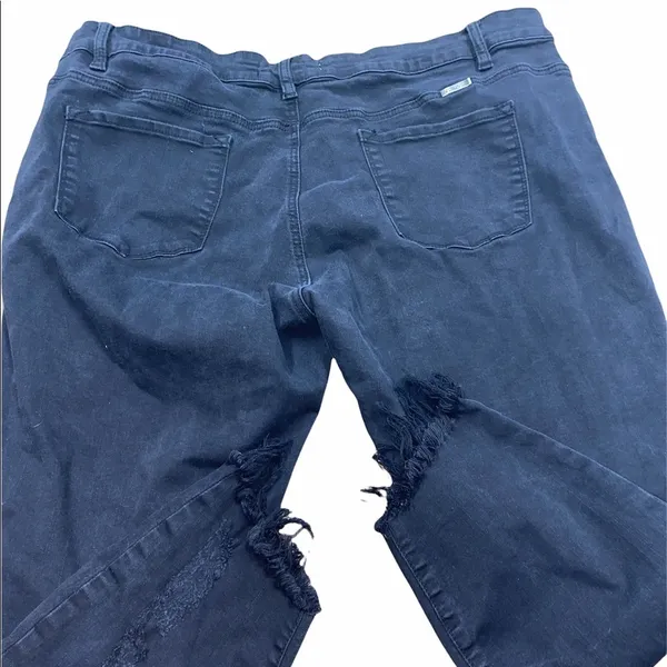 KanCan size 3X black distressed jeans - Image 5