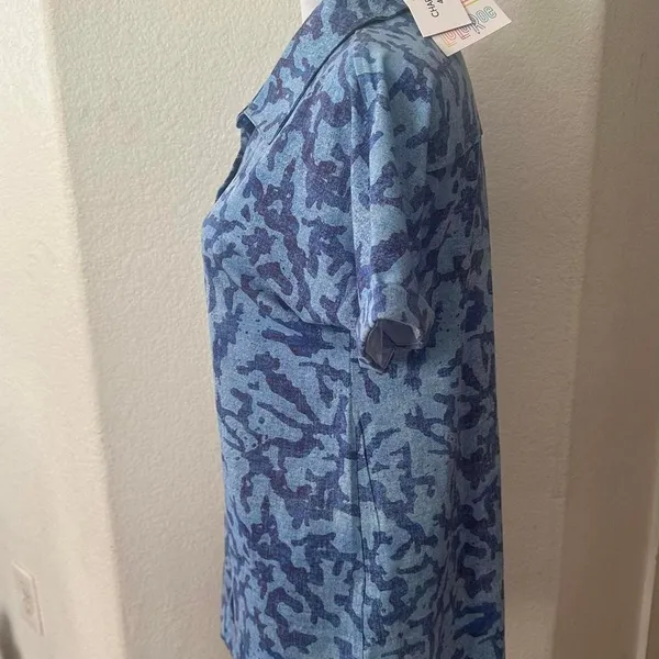 LuLaroe Camo Print Button-Down‎ Shirt Short Sleeve Blue Abstract Casual Top XS - Image 4