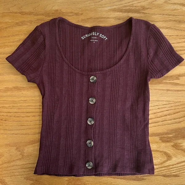 Aeropostale Aero‎ ‘seriously soft’ Burgundy Cropped Shirt Size Medium Top - Image 4