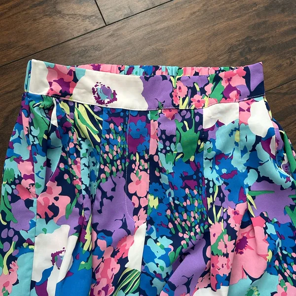 Women’s Stitch and Feather floral print‎ pants medium - Image 3