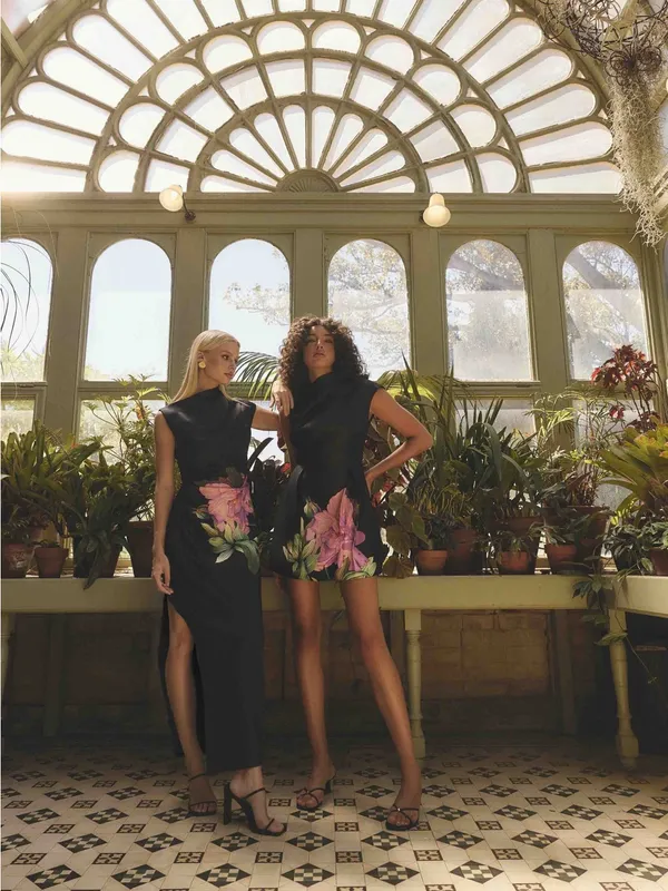 Elliatt Azelie Asymmetrical Gown in Black XS - Image 3