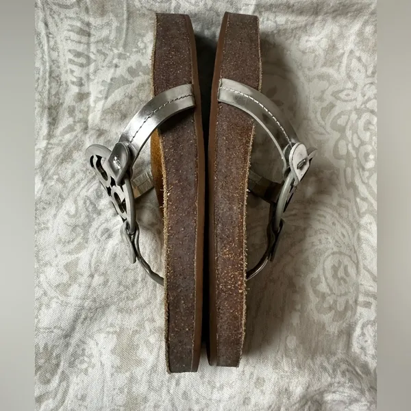 Tory Burch Silver and Brown Sandals - Image 10