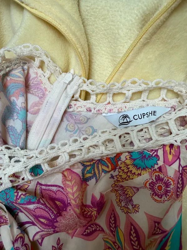 Cupshe Cover-Up Dress small - Image 7