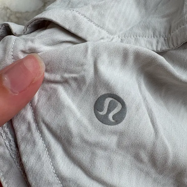 Lululemon Athletica Women's White Athletic Shorts - Image 7