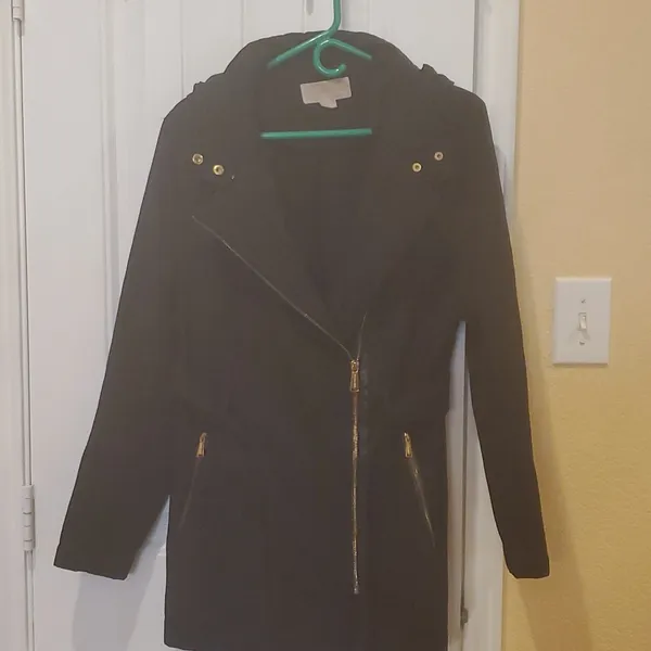 Michael Kors asymmetric zip up belted hooded coat. Size M - Image 2