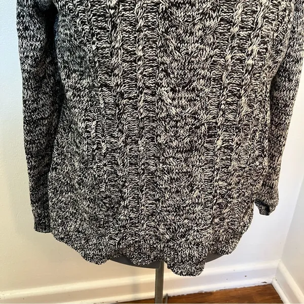 Old Navy‎ Women's Size XL Pullover Crewneck Sweater Cable Knit Black Marled - Image 4