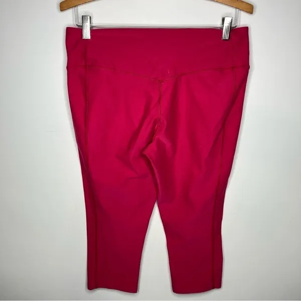 Nike hot Pink dri fit Capri leggings‎ size large - Image 3