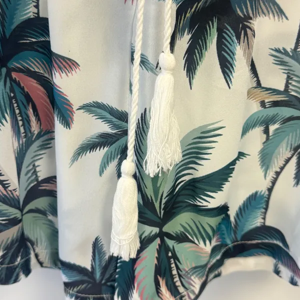 NWT Cupshe Palm Tree Print Shorts White Green Elastic Paperbag Waist‎ Tassel Sm - Image 4