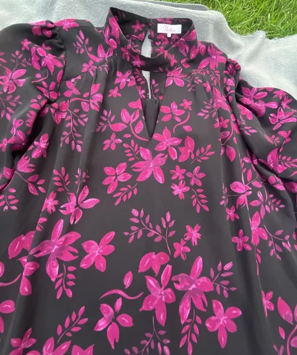 Parker Purple Floral V-neck Flounce Dress Size L - Image 5