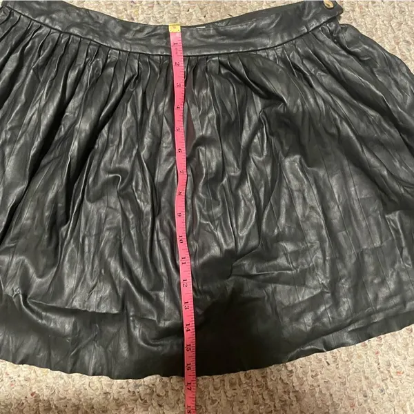 Aritzia Wilfred Le Fou Pleated Vegan Leather Skirt Black- Size 10 - Image 11